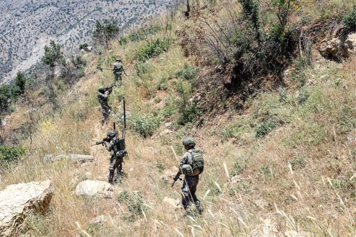 Son dakika... MSB: Pençe-Şimşek ve Pençe-Yıldırım operasyonları bölgesinde 2 PKK\'lı terörist daha etkisiz hale getirildi