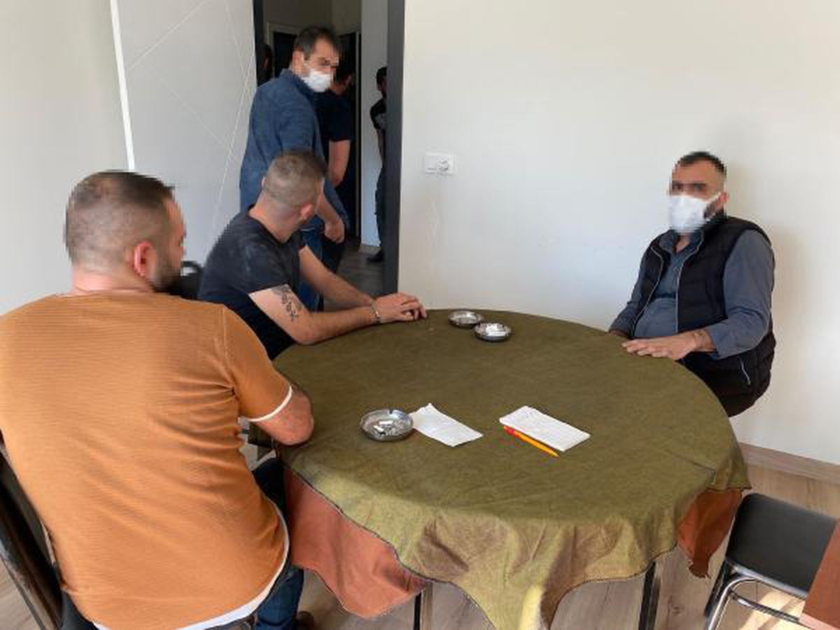 Kısıtlamada kiralanan evde kumara 44 bin lira ceza