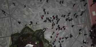 Kolombiya'da yerliler protesto düzenledi