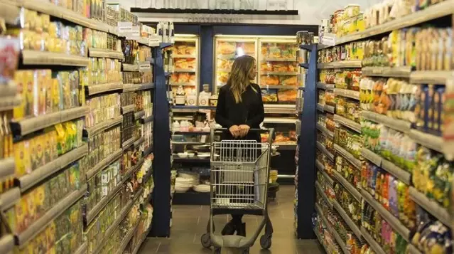 Marketlerde 'Tedbirli yeni dönem' başladı! Hangi ürünler yasak, hangi ürünler serbest? Marketlerde 'Tedbirli yeni dönem' başladı! Hangi ürünler yasak, hangi ürünler serbest?