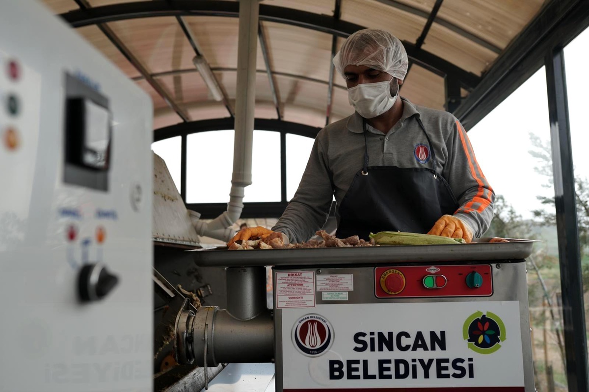 Sincan Belediyesinden sokak hayvanlarına yaş mama tesisi