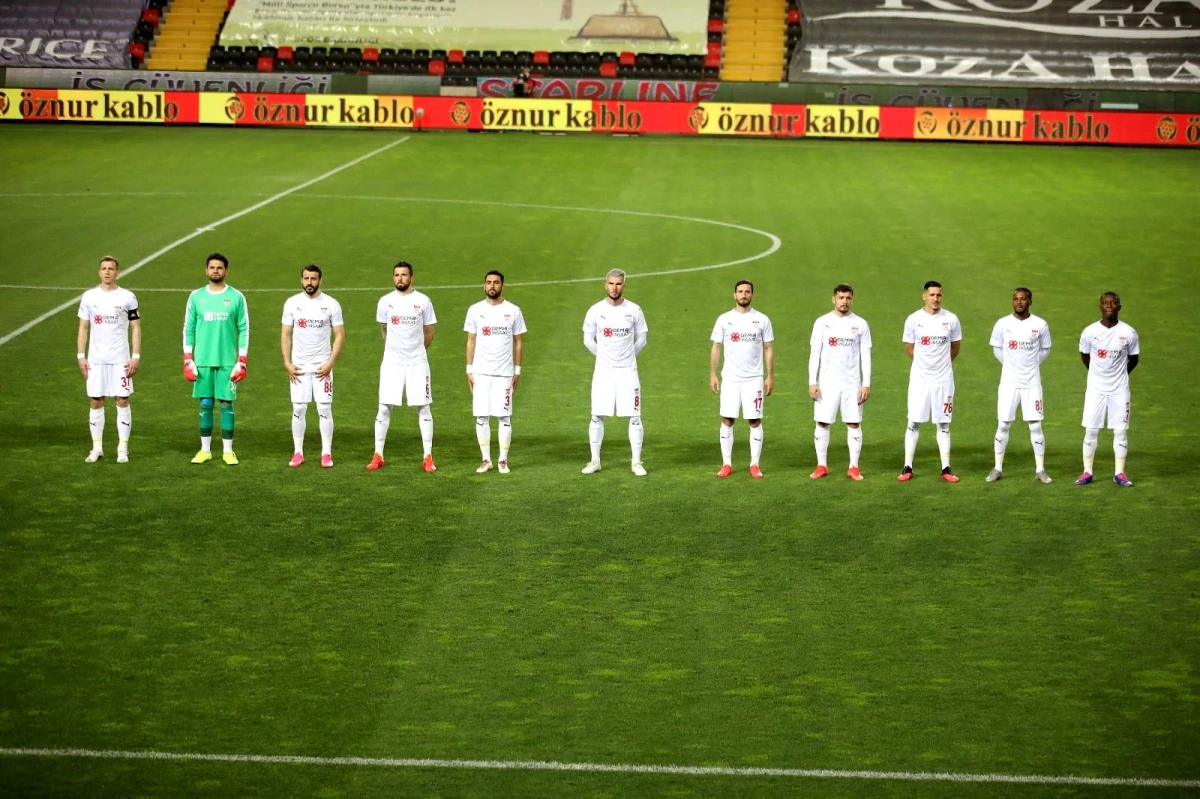 Sivasspor\'da 4 futbolcu ceza sınırında!