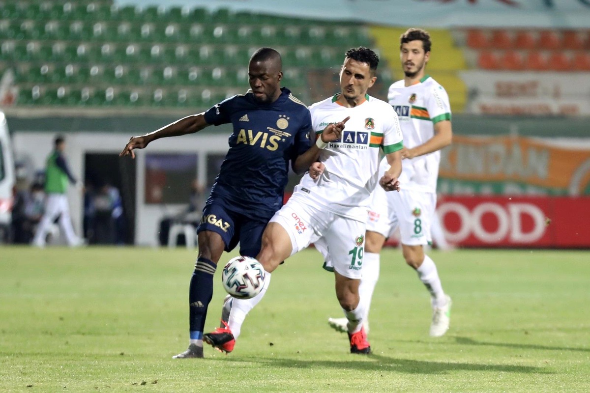 Son dakika haberi... TFF kararını verdi: "Alanyaspor - Fenerbahçe maçında kural hatası yok"