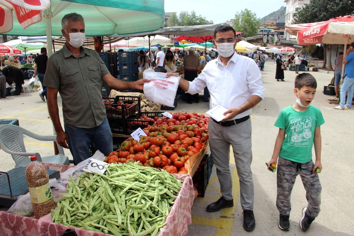 Alanya\'da pazar yerleri kontrollü bir şekilde açıldı