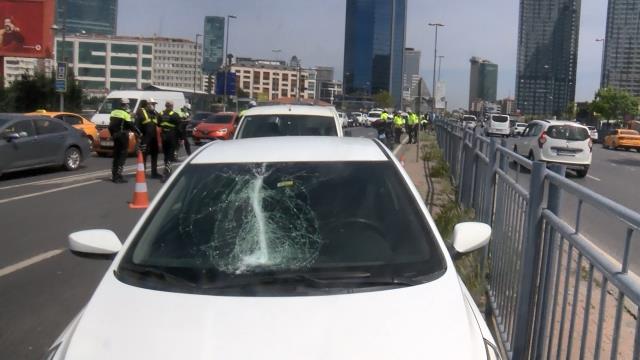 Beşiktaş'ta makas atan sürücü, ortalığı birbirine kattı! 4 kişi yaralandı, 11 araç hasar gördü