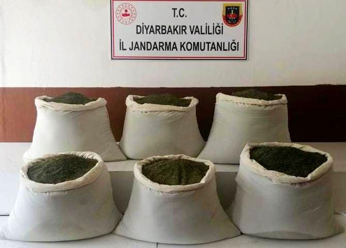 Diyarbakır\'da 201 kilogram toz esrar ele geçirildi
