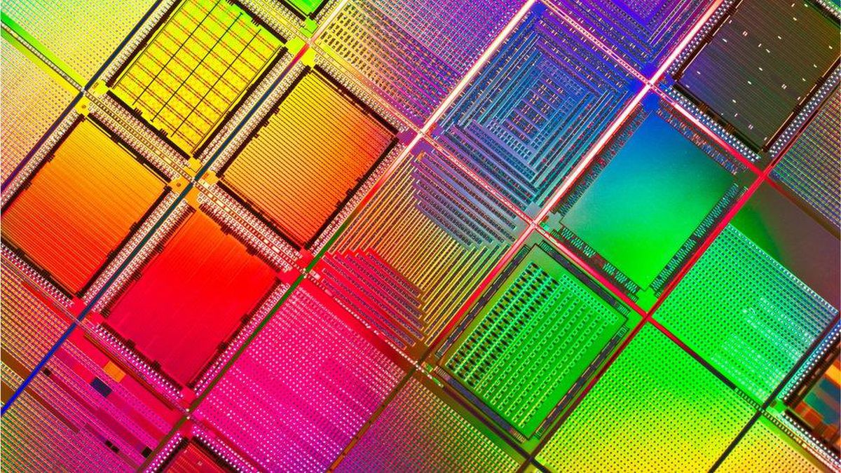 IBM dünyanın ilk 2 nanometrelik işlemcisini ürettiğini açıkladı