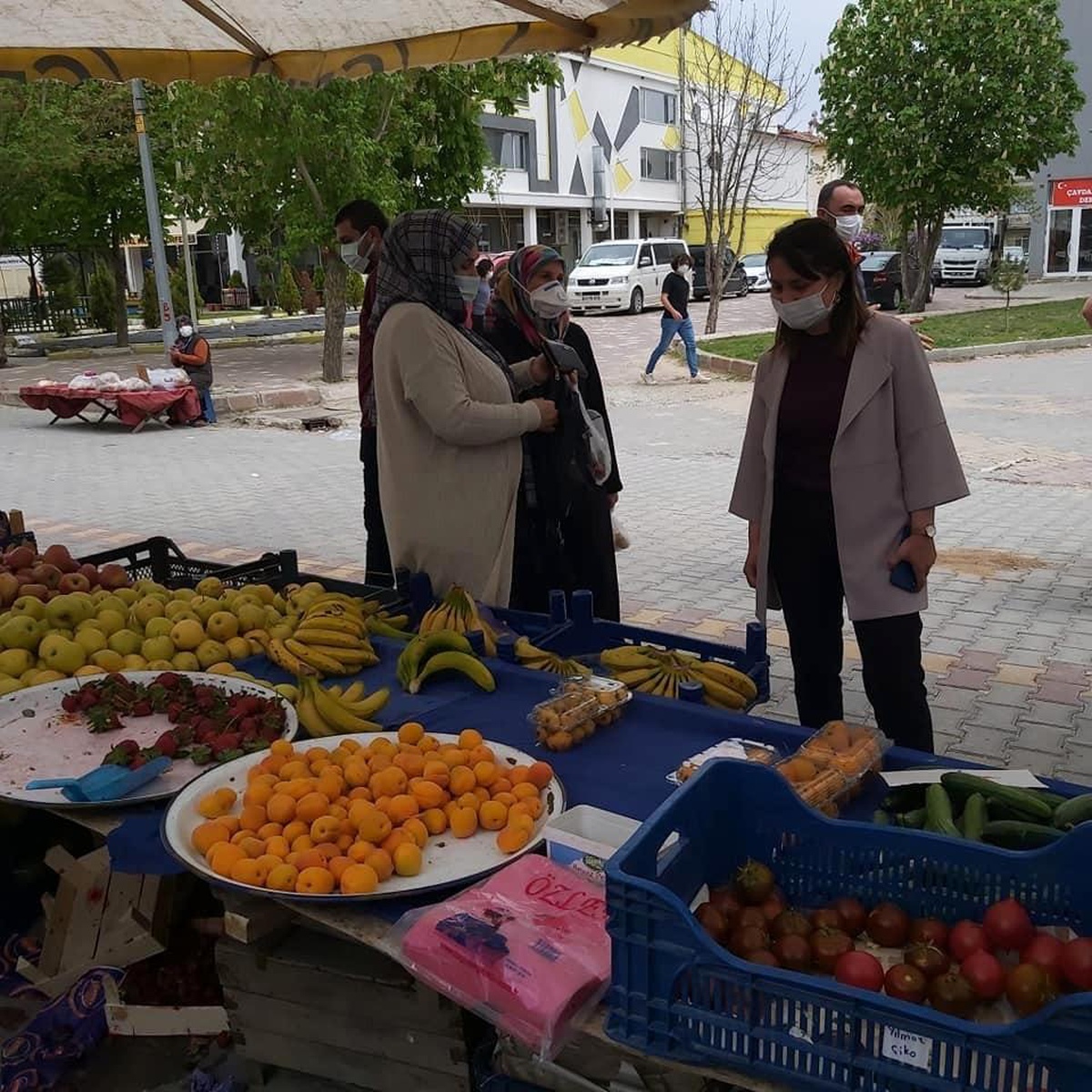 Kaymakam Yazıcı pazar yerinde denetimlere katıldı