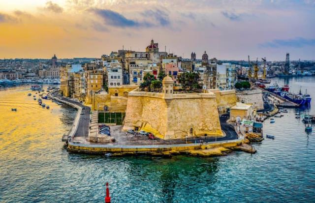 Malta'da turizmi canlandırmak için ülkeye gelen turistlere kişi başı 200 euro verilecek