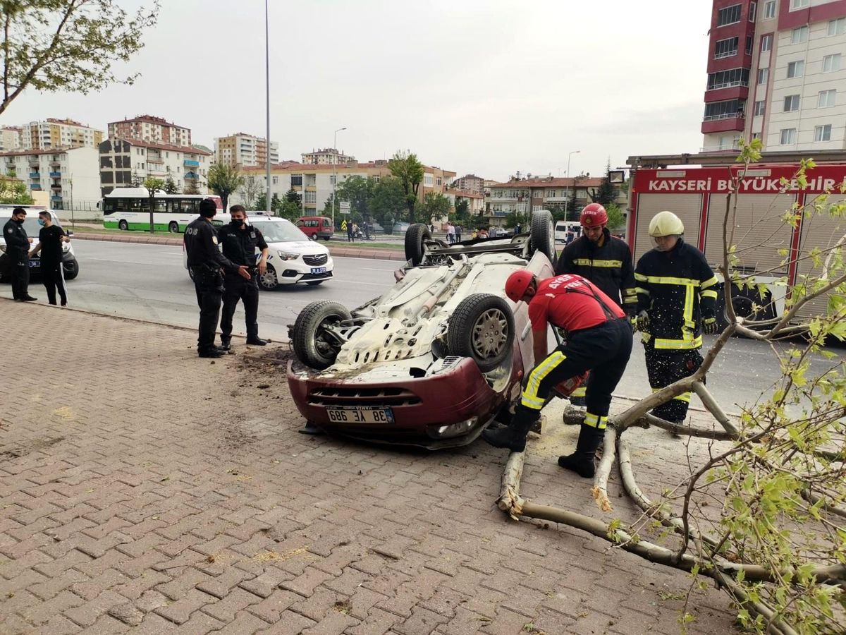 Otomobil ters döndü: 1 Yaralı