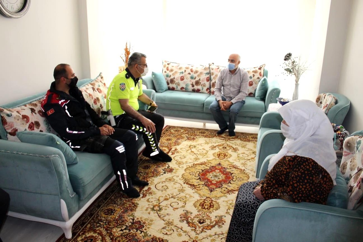 Polis ve jandarmadan anlamlı ziyaret