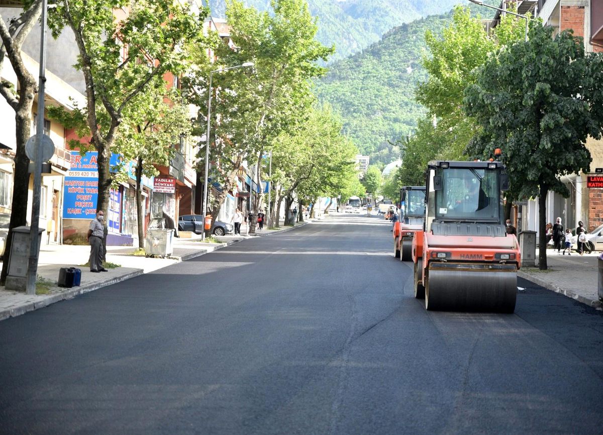 Profesör Tezok Caddesi artık pırıl pırıl