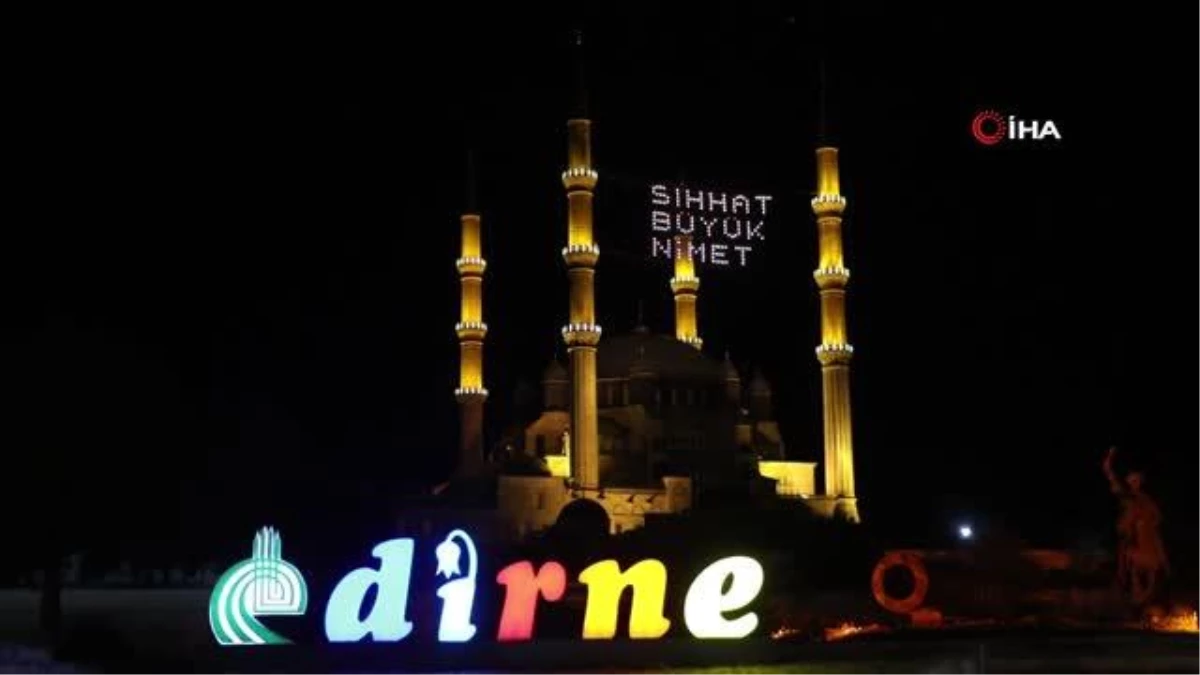 Selimiye Camii\'nde Kadir Gecesi coşkusu