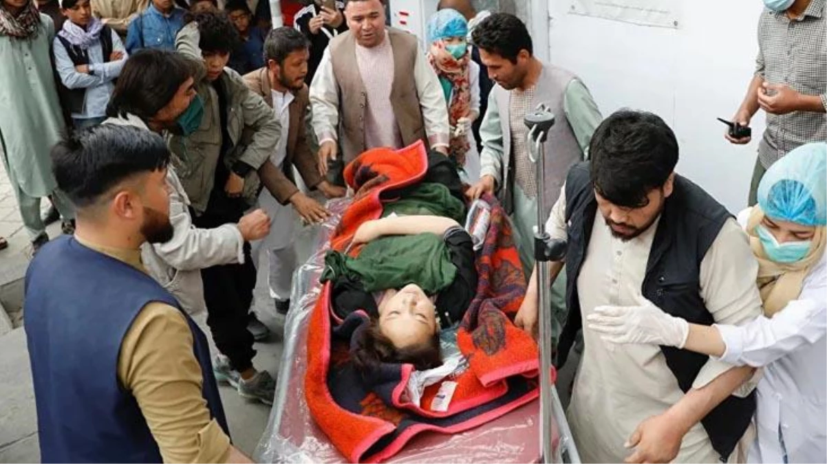 Son Dakika! Afganistan\'da okul önünde bombalı saldırı: 25 kişi hayatını kaybetti