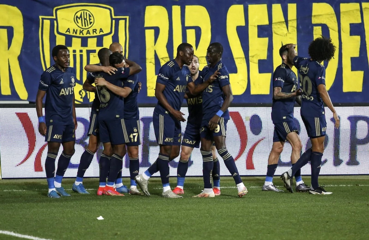 Süper Lig: MKE Ankaragücü: 1 - Fenerbahçe: 2 (Maç sonucu)