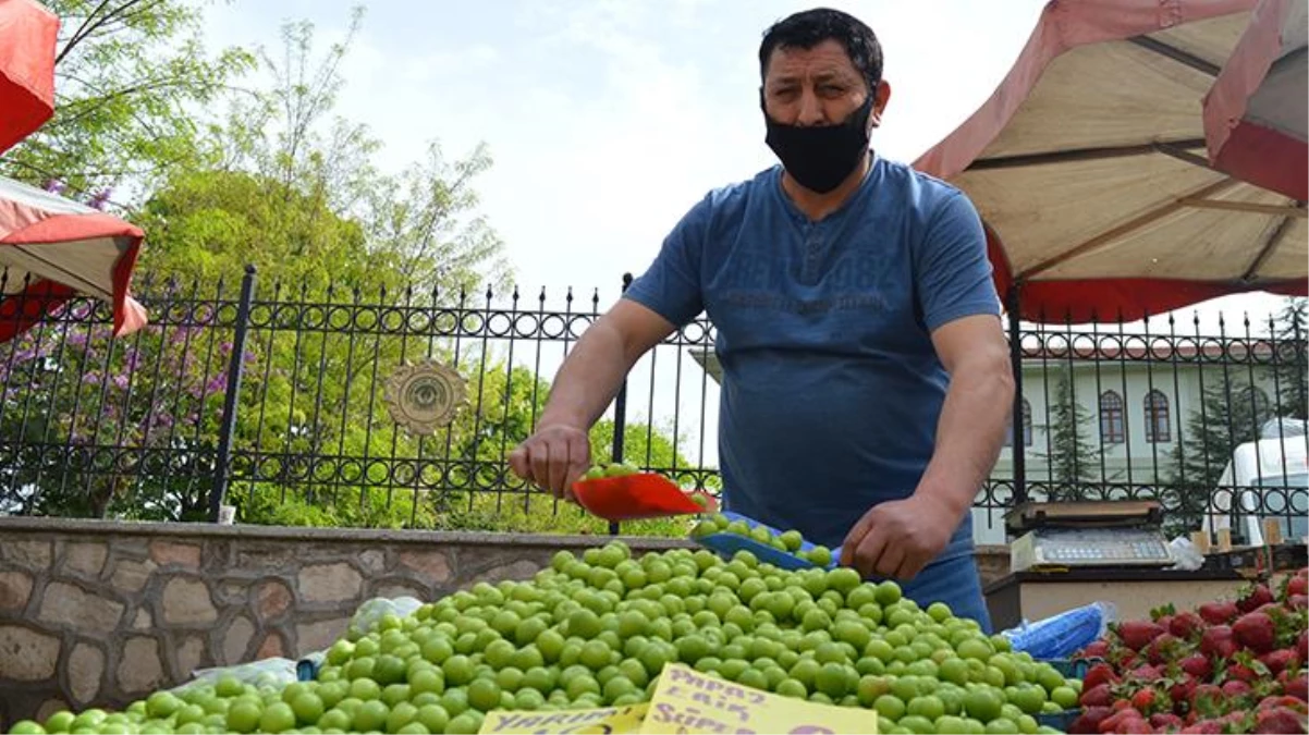 2 ay önce 800 liraya satılan eriğin kilosu 20 liraya düştü