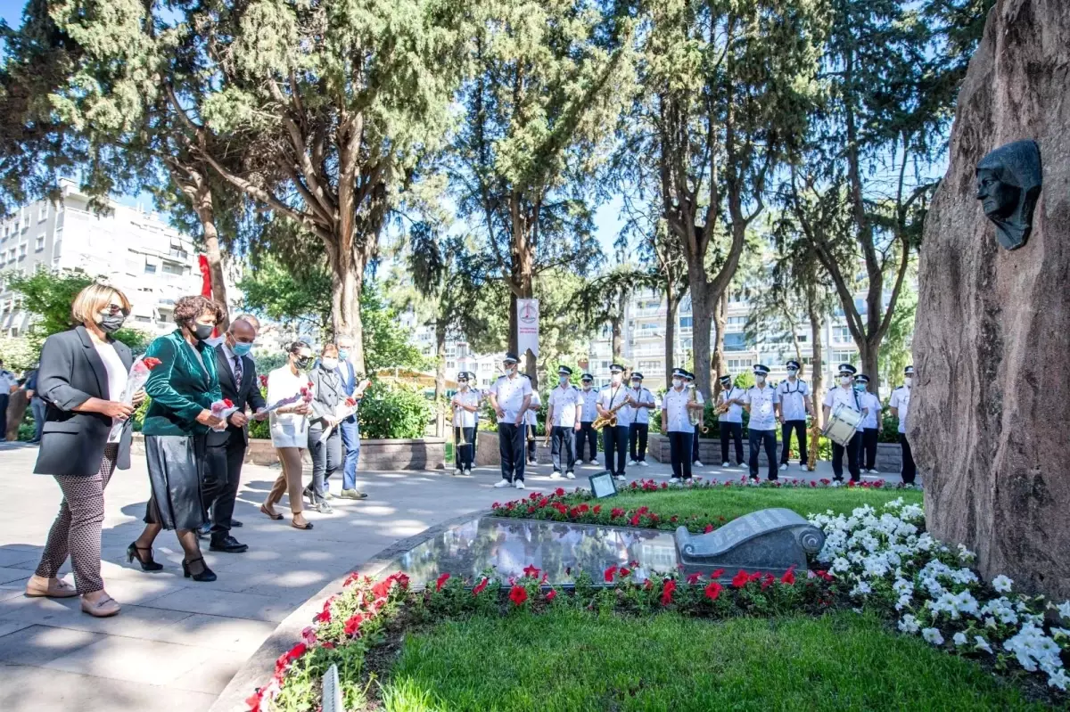 Anneler Günü\'nde Zübeyde Hanım anıldı