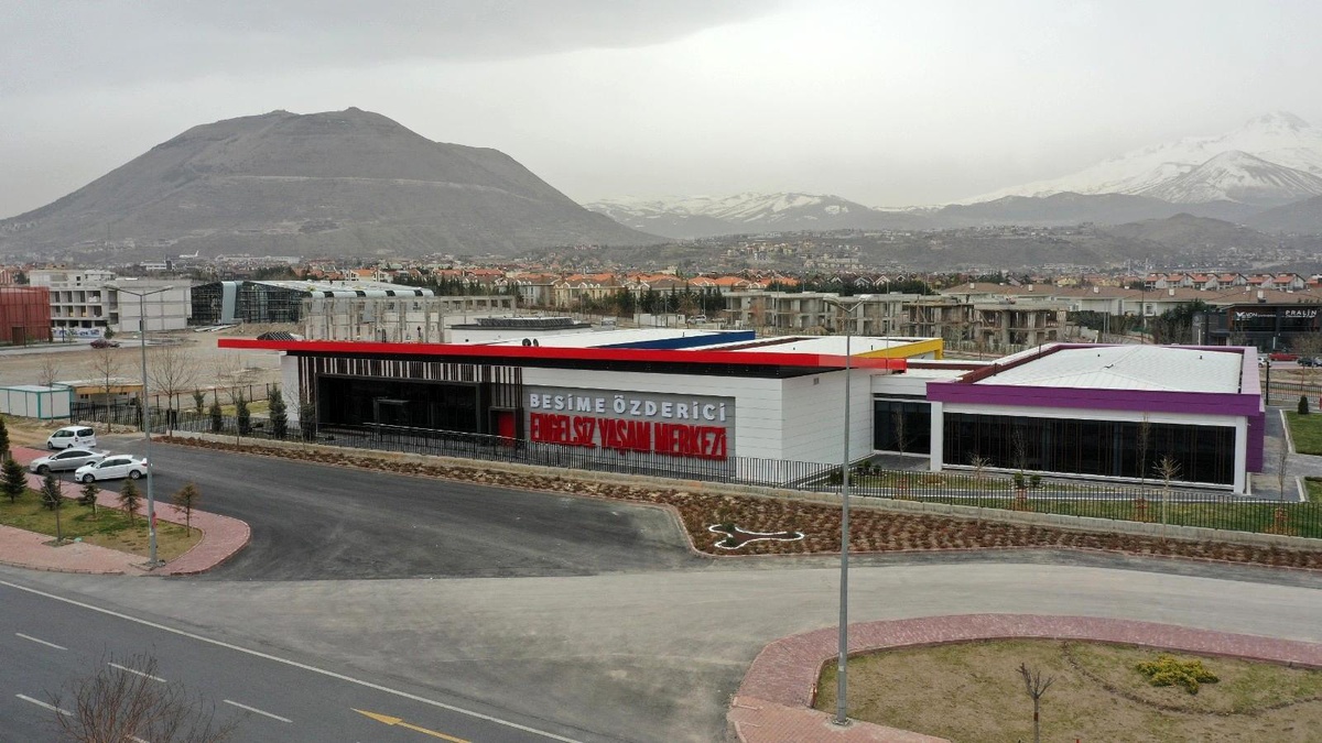 Büyükkılıç\'ın engelsiz yaşam projeleri engelleri ortadan kaldıracak