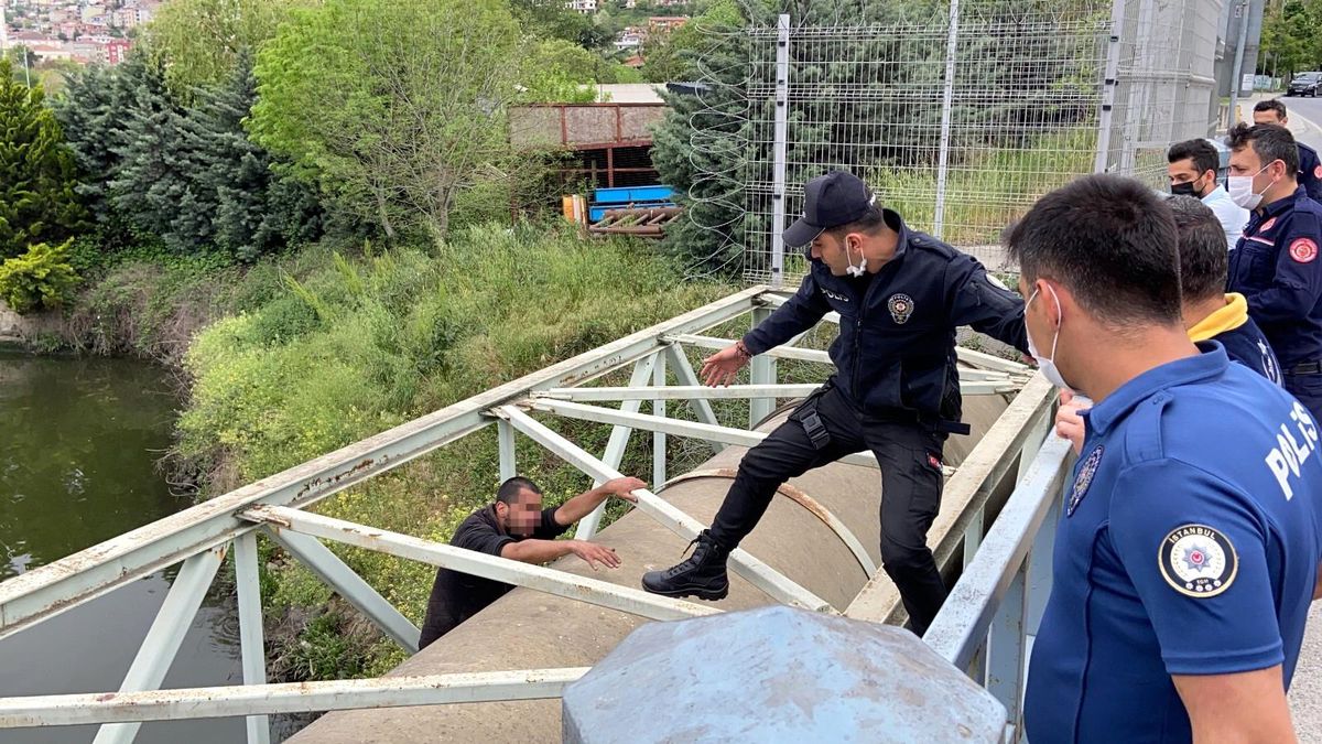 Kağıthane\'de intihar teşebbüsünde bulunan şahsı polis ikna etti
