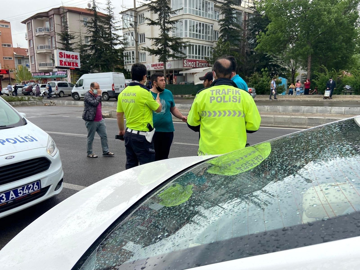 Küçük çocuğun metrelerce yükseğe savrulduğu anlar güvenlik kamerasında