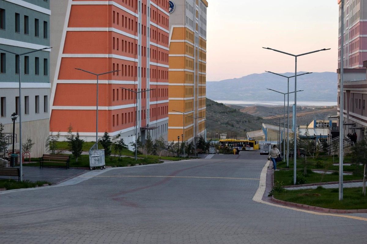 Malatya\'da karantina ihlali yapanlar yurda yerleştiriliyor