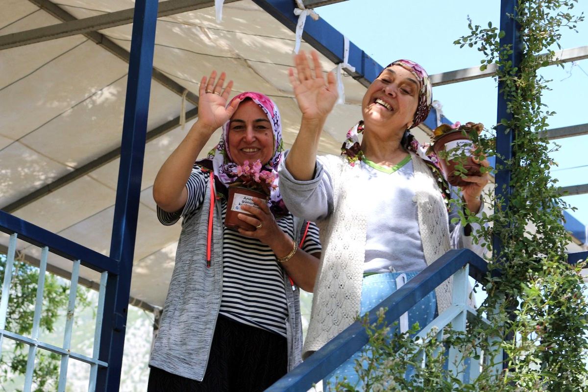 Mobil konserler bugün anneler için düzenlendi