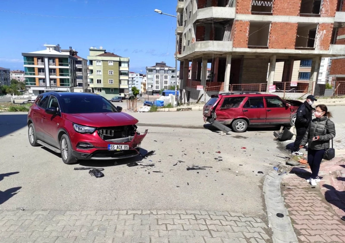 Samsun\'da trafik kazası: 2 yaralı