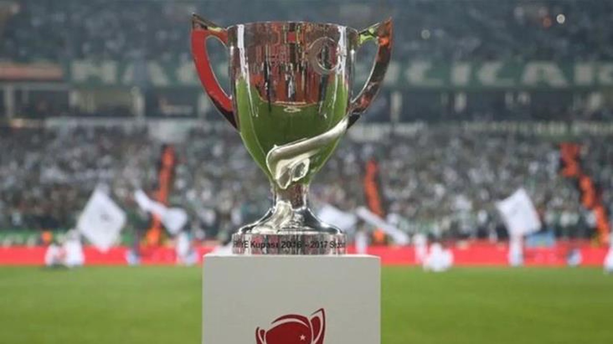 Futbolseverler, tribüne kavuşuyor! Antalyaspor ile Beşiktaş arasında oynanacak Ziraat Türkiye Kupası finaline seyirci alınacak