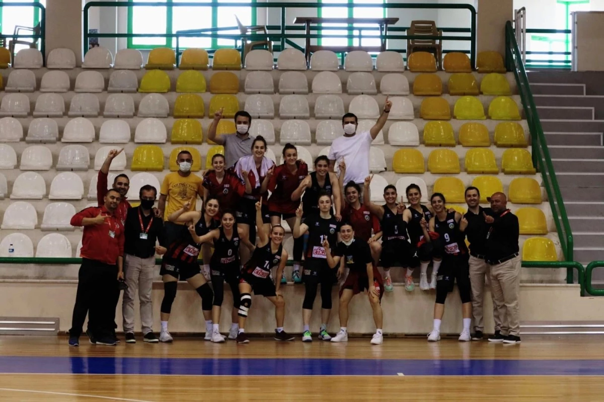 Turgutlu Belediye Kadın Basketbol takımı final grubunda