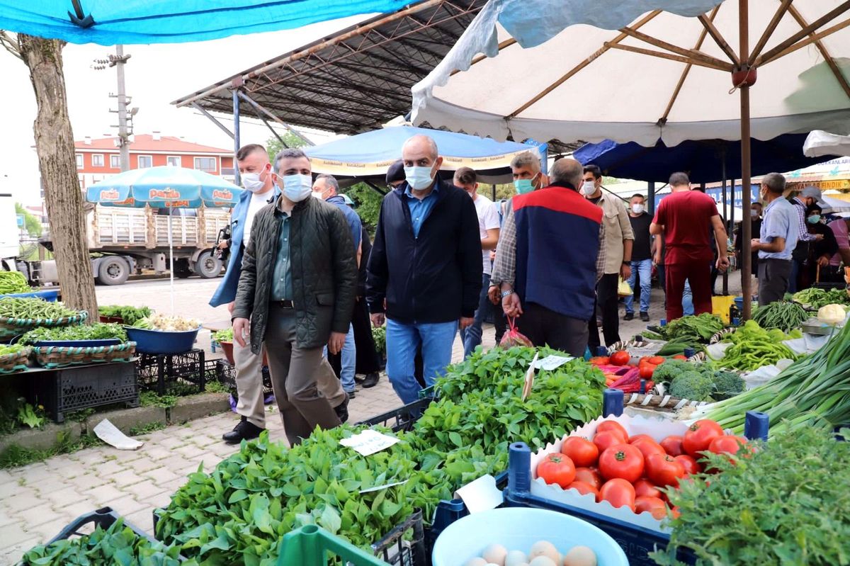 Vali Atay pazaryerinde denetim yaptı