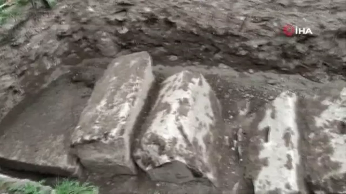 Aizanoi Antik Kenti\'ndeki kazılarda agoranın giriş kapısına ulaşıldı