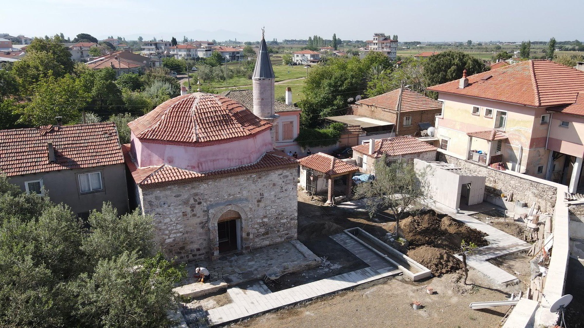 Altınova\'nın tarihi Kadı Camii\'ne son dokunuşlar