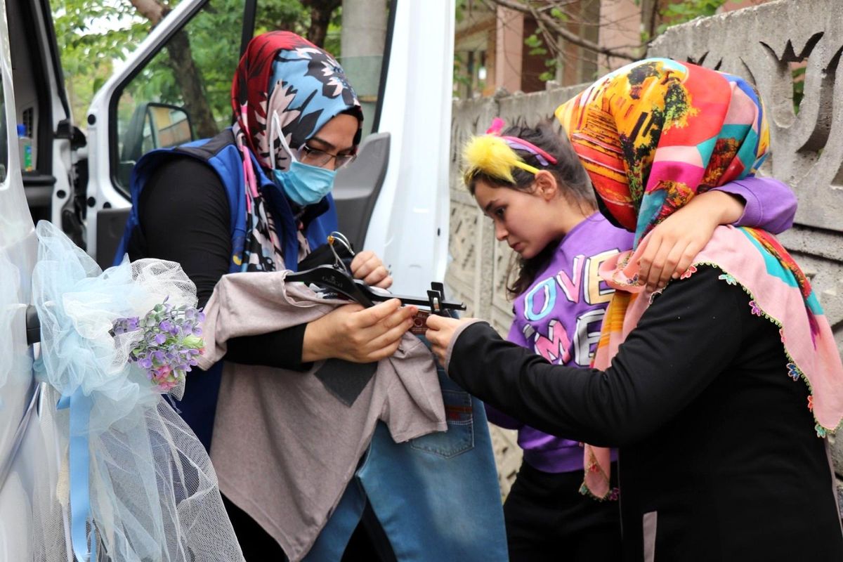 Bayramlıklar Başkan Özlü\'den