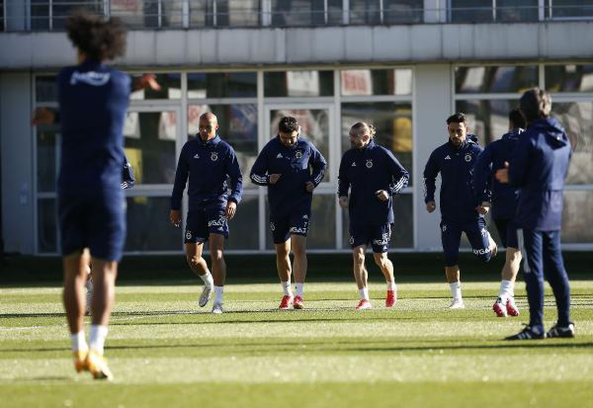 Fenerbahçe, Sivasspor maçının hazırlıklarını tamamladı