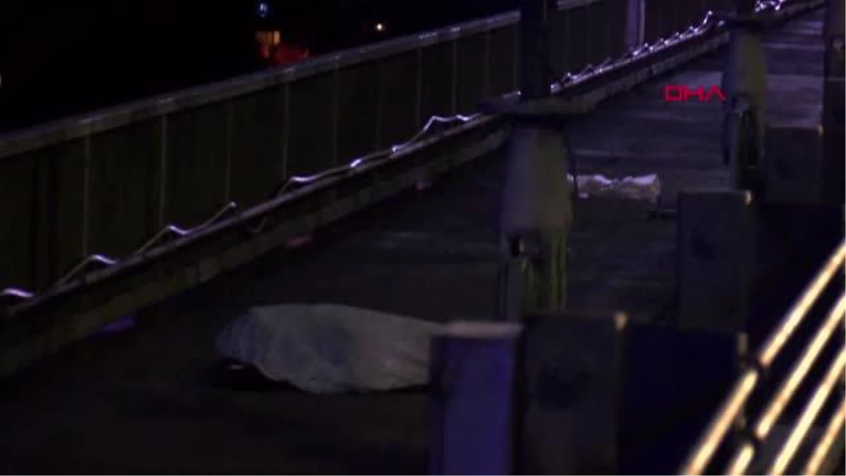 FSM Köprüsü\'nde ön tekerini kaldırıp ilerleyen motosikletli kazada hayatını kaybetti