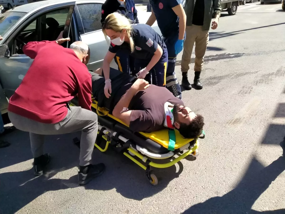 Kurallara uymayan genç kazaya yol açtı: 2 yaralı