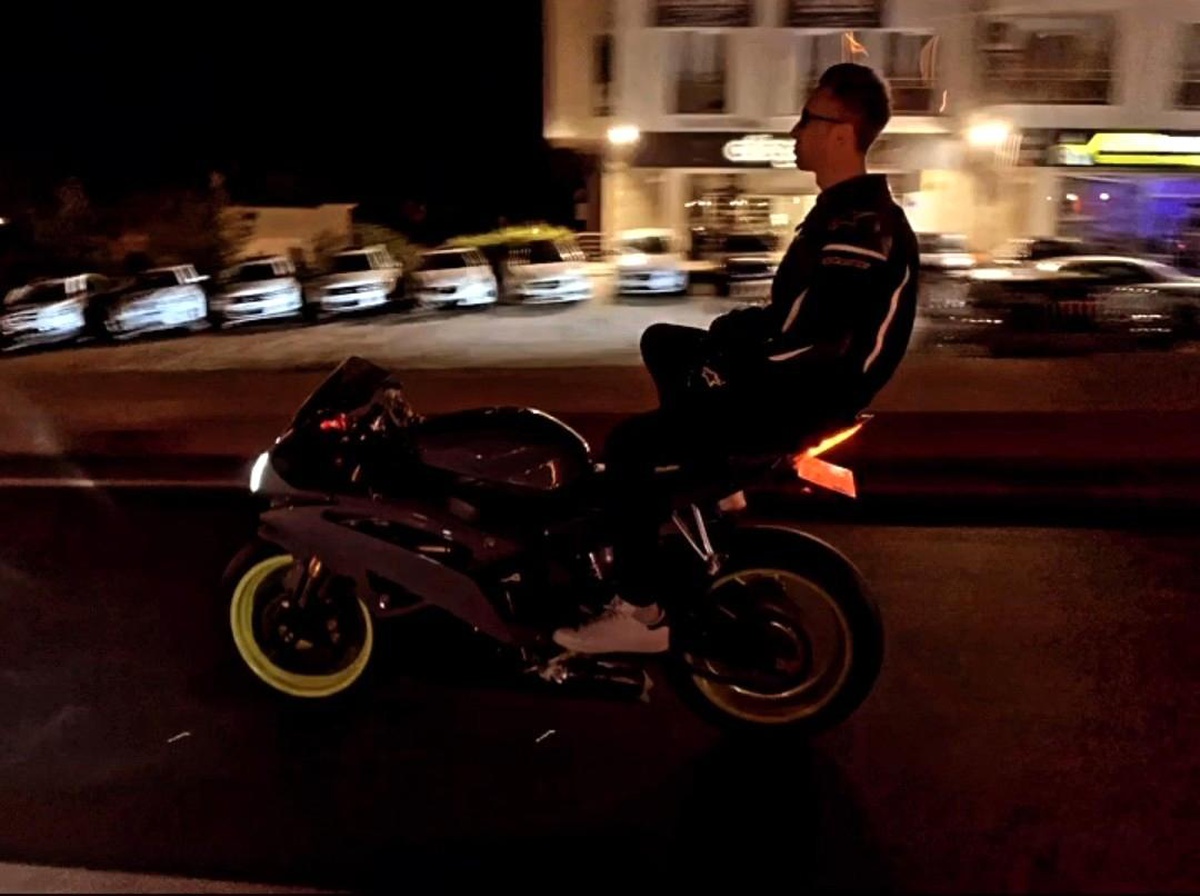 Kuşadası\'nda motosikletli gençlerin ölüm dansı