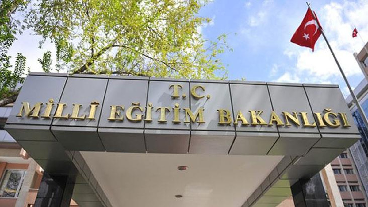 MEB\'in, \'Hayalimdeki Çin\' temalı resim yarışması düzenlediği iddiası