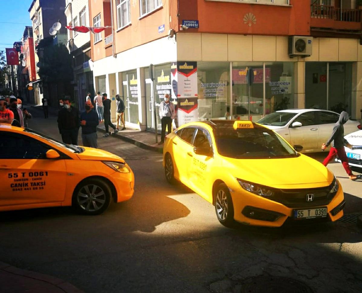 Samsun\'da iki taksi çarpıştı: 1 yaralı
