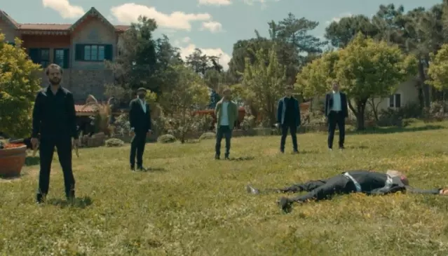 3 bölüm sonra final yapacak olan Çukur'da bir veda daha! Vartolu, Nedim'i öldürdü 3 bölüm sonra final yapacak olan Çukur'da bir veda daha! Vartolu, Nedim'i öldürdü