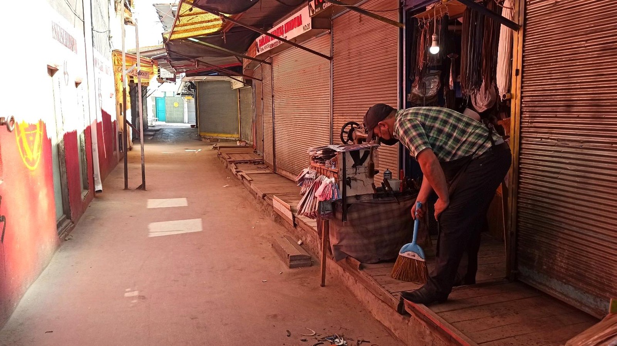 Ayakkabı tamircileri de o eski bayramları arıyor