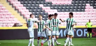 Bursaspor'da 17 oyuncu ilk kez profesyonel ligde oynadı