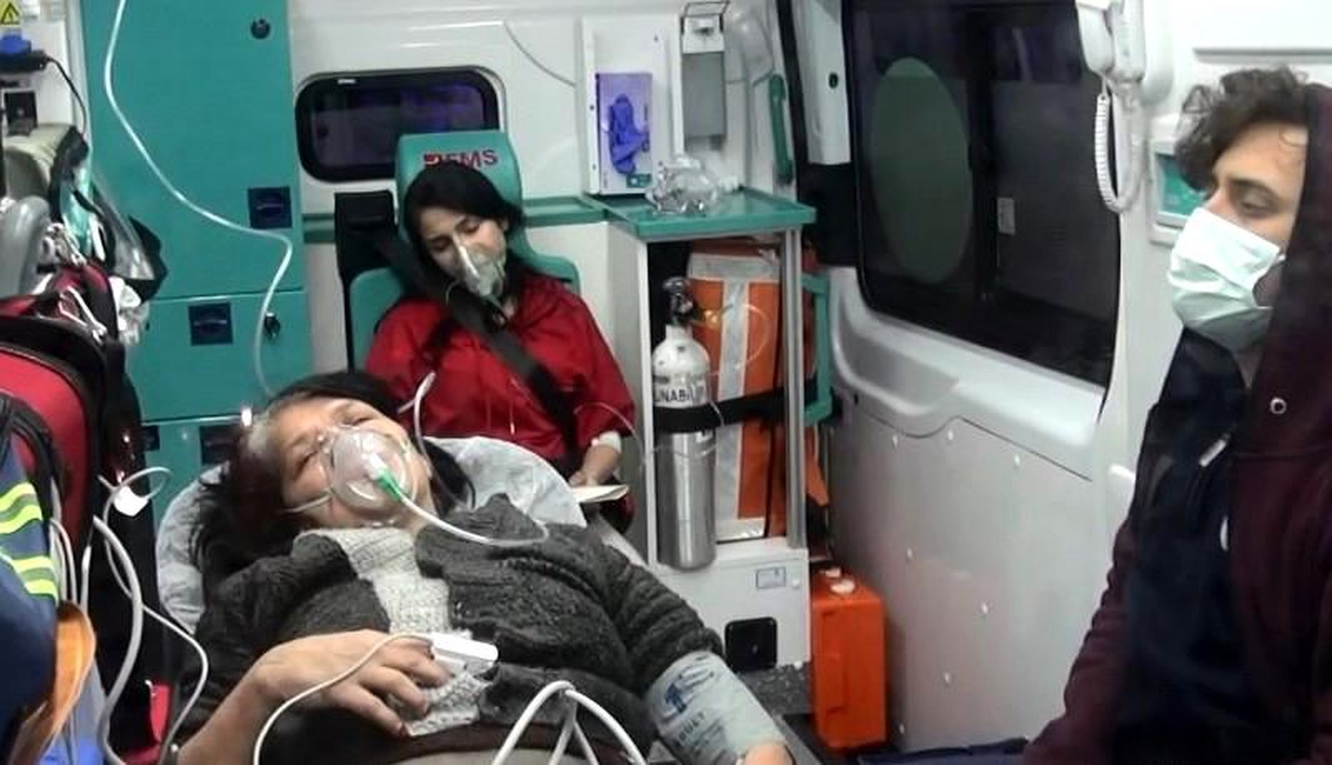 Son dakika haberleri! Elektrik kontağından çıkan yangın 5 kişiyi hastanelik etti