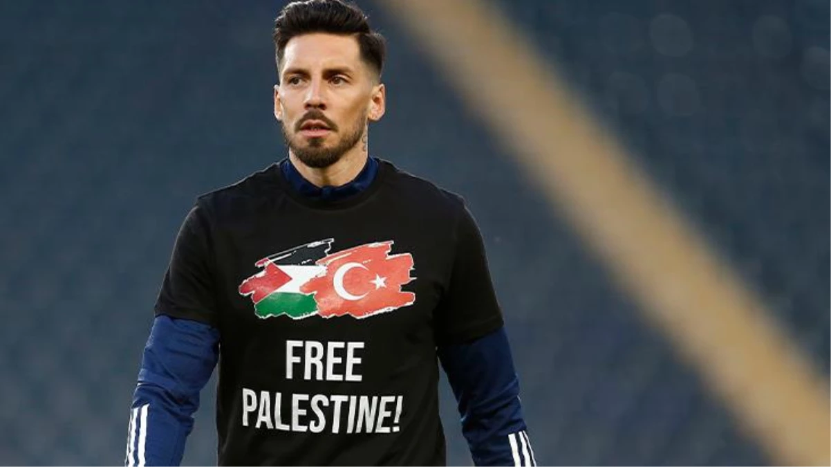 Fenerbahçe ısınmaya \'Özgür Filistin\' yazılı tişörtlerle çıktı