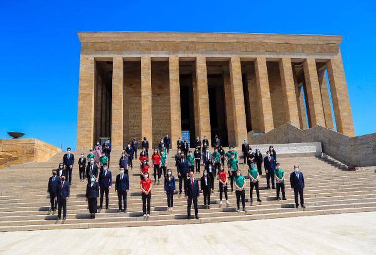 Gençlik ve Spor Bakanı Kasapoğlu, Anıtkabir\'i ziyaret etti