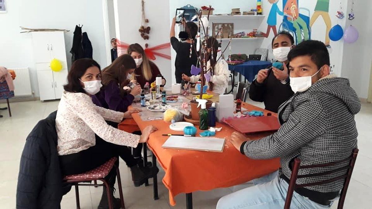 Haftalarını çevrimiçi kutladılar