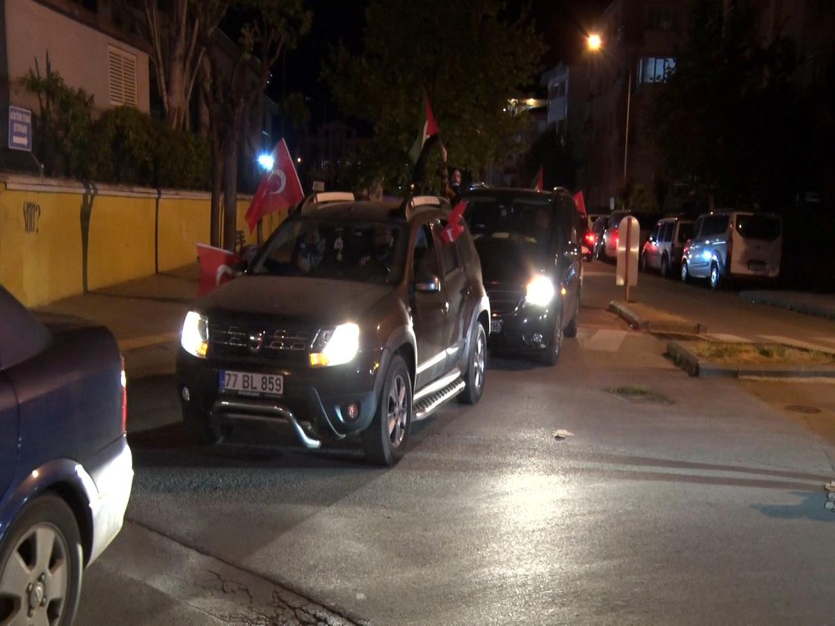 İsrail yüzlerce araçlık konvoyla protesto edildi