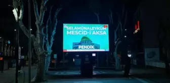 İstanbul'da dev ekranlardan Mescid-i Aksa'ya selam