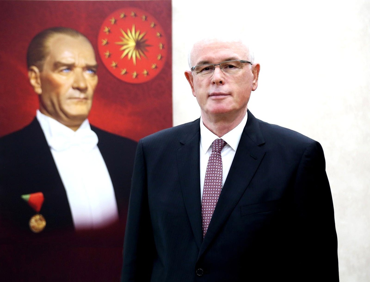 Kazım Kurt: "Daha sağlıklı günler ve güzel bayramlarda buluşmak üzere"