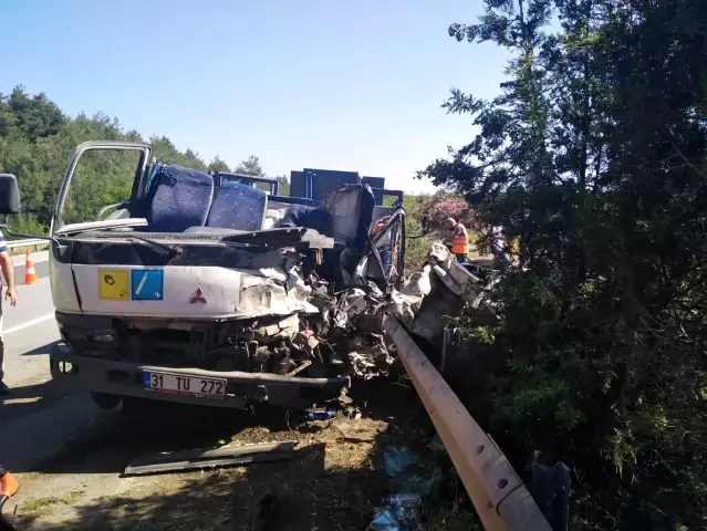 Son dakika haberleri: Otoyolda devrilen kamyonun sürücüsü hayatını kaybetti Son dakika haberleri: Otoyolda devrilen kamyonun sürücüsü hayatını kaybetti